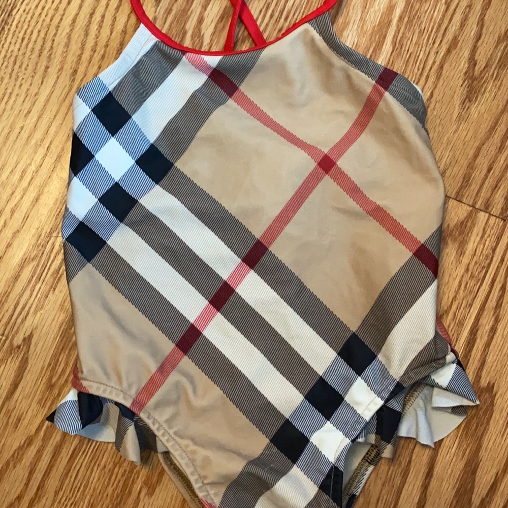 Burberry swim